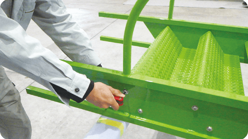 遊具を造る職人の仕事